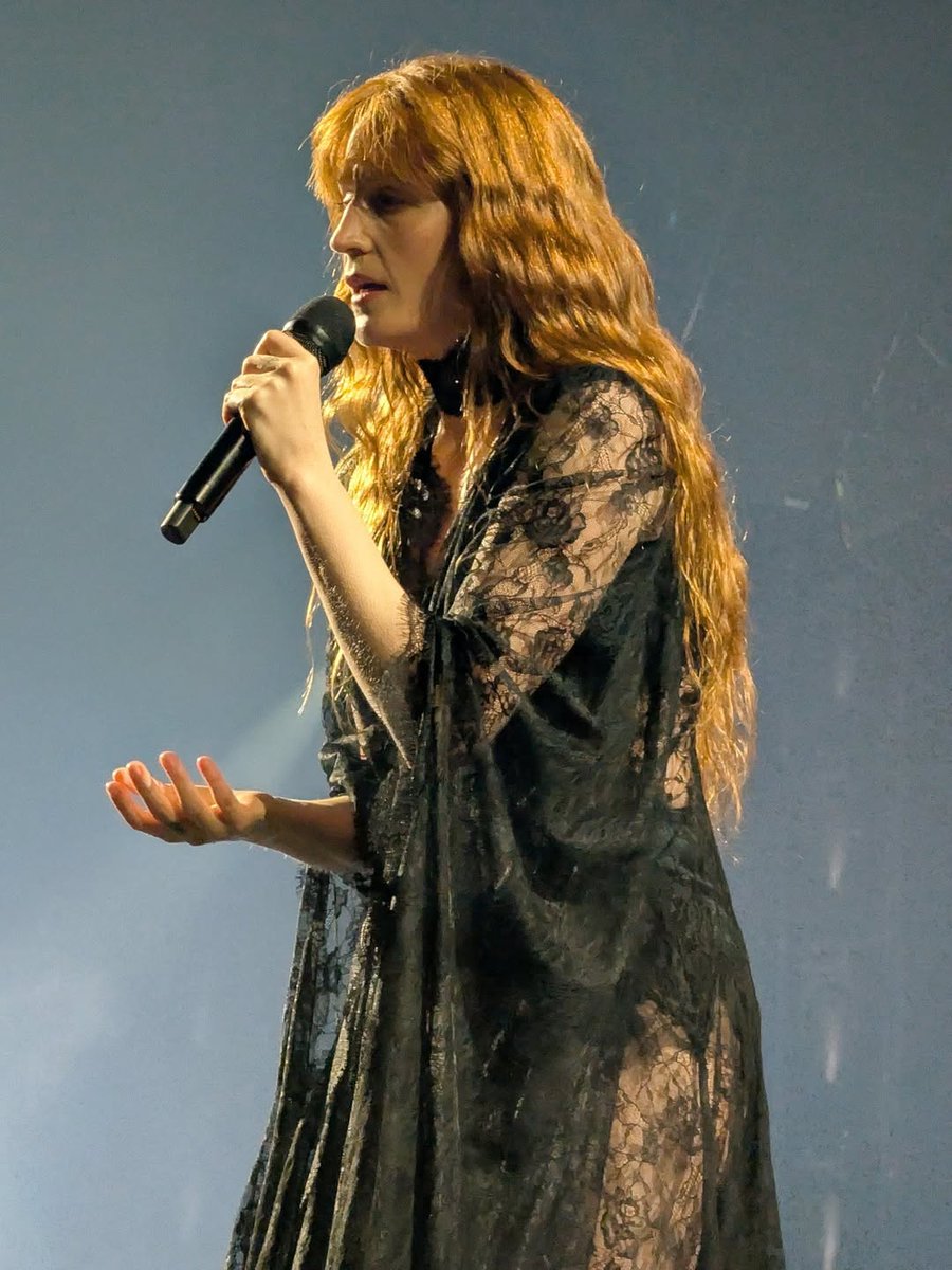florence welch archive tweet media