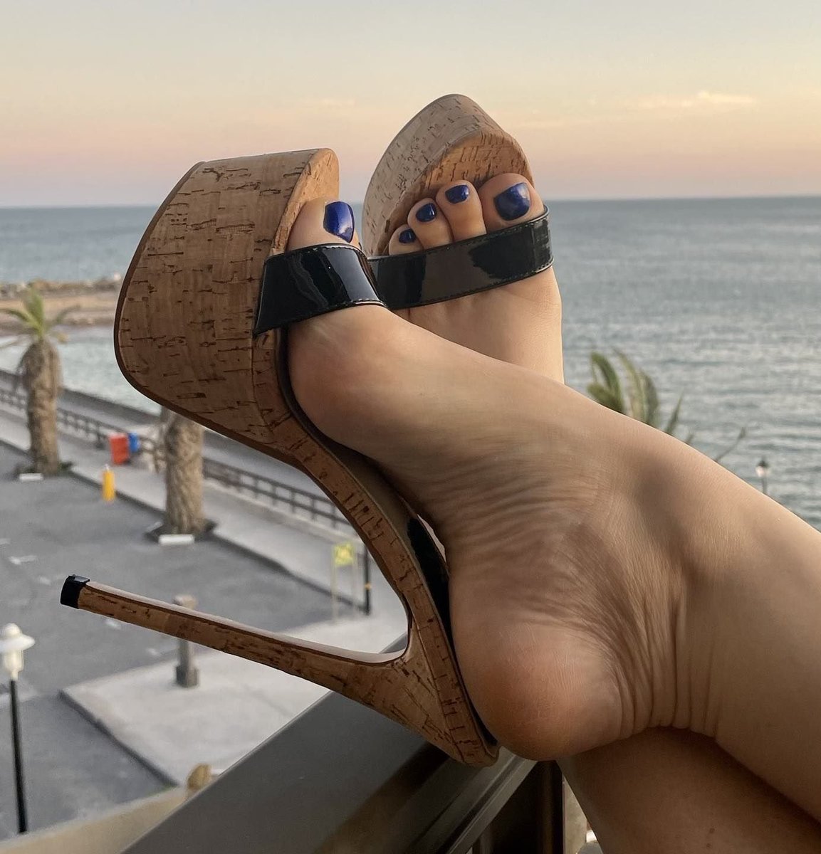 High on Heels tweet media