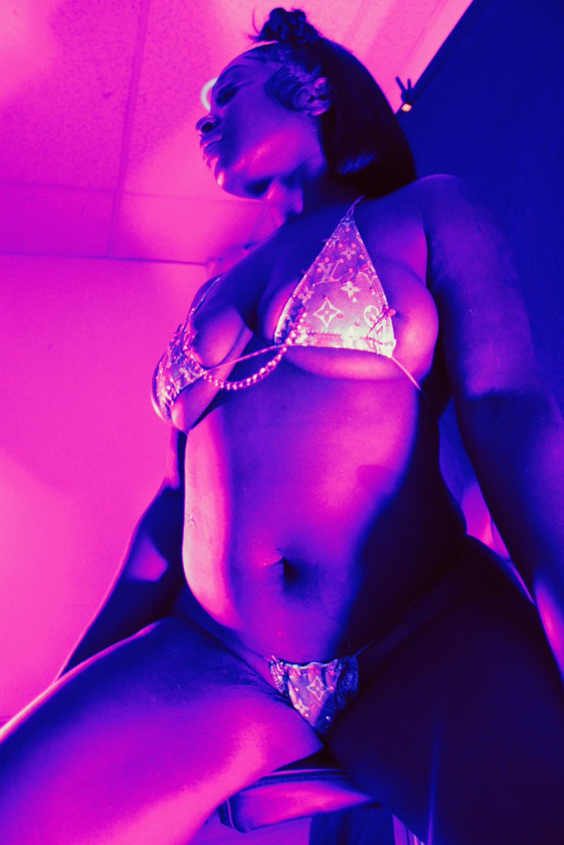 GinGer 🅿️ebbles tweet media