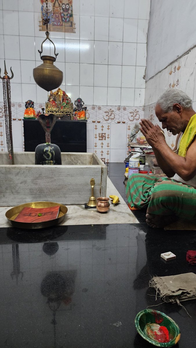 Amit18081992's tweet image. My parents were in the room today when my first book was launched.
No award, no recognition, no applause will ever come close to that.
Just them. In the front row. Watching.
That was enough. That was everything. 🙏
#FirstBook #Family #Grateful