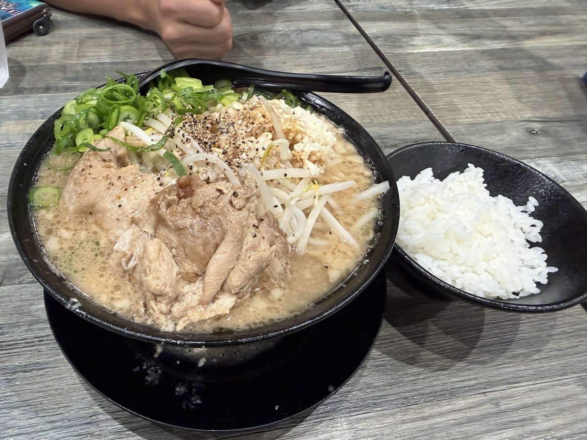 HideAnthem's tweet photo. 麺屋EDITION草津店
エディ郎　200g
小ライスセット
飲みの〆に🍜
ご馳走様です😋 https://t.co/TJzplWOgbM