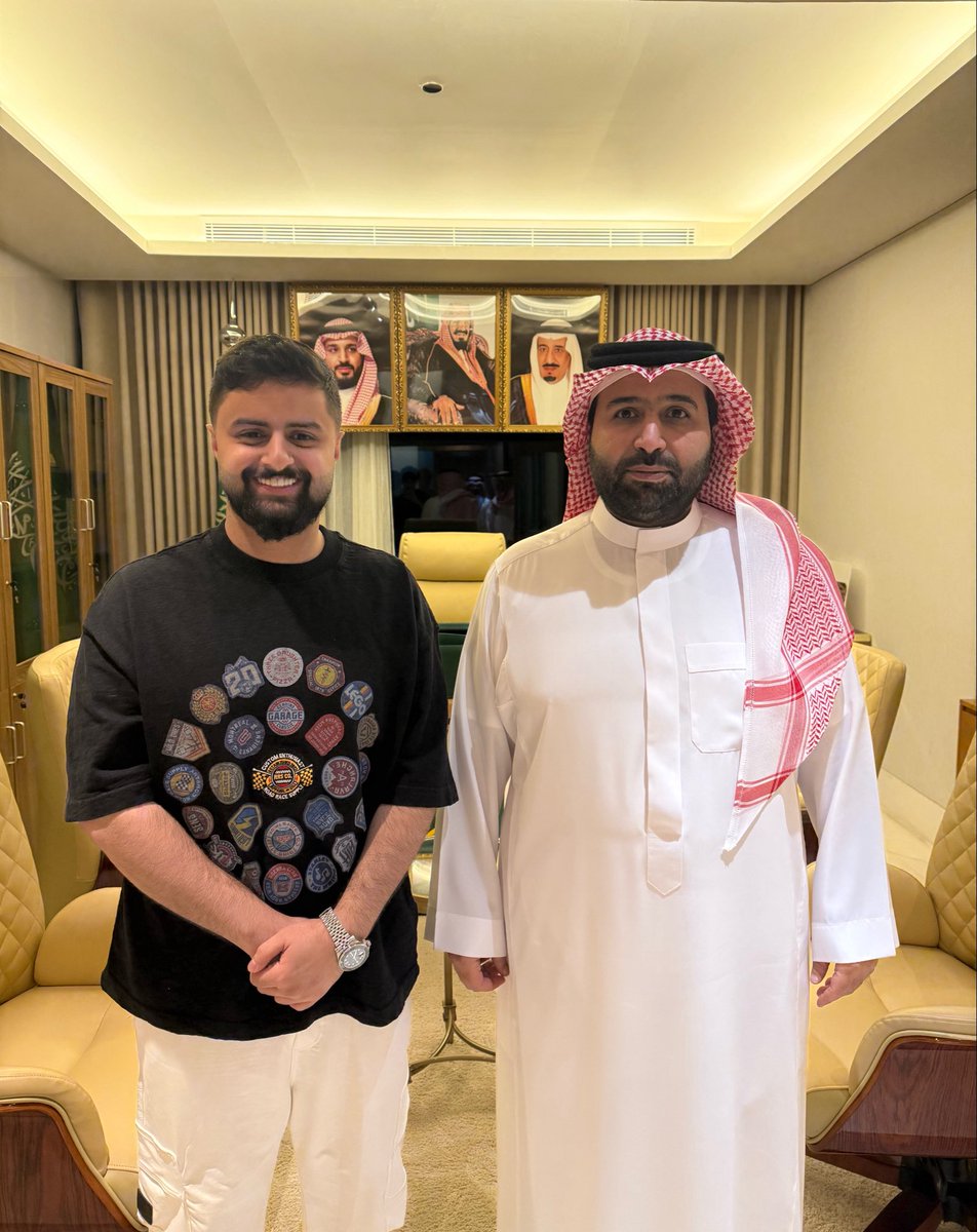 POWR SHoNgxBoNg tweet media