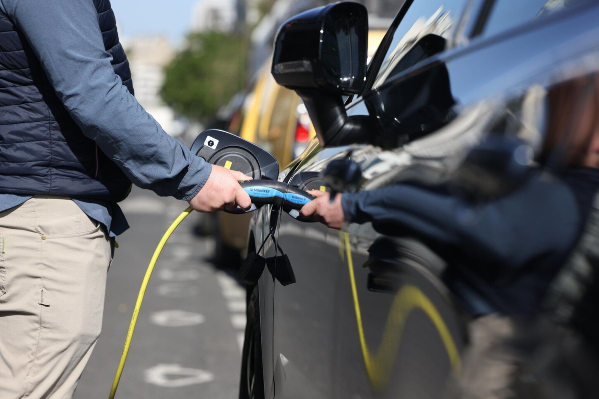 Le Parisien tweet media