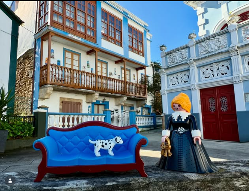 Ferrol360's tweet photo. 👉 REC360 Bea Crespo, la ferrolana que convierte cada rincón en una escena con Playmobil

https://t.co/XUMnP6MDzD https://t.co/QemtMzaXJf