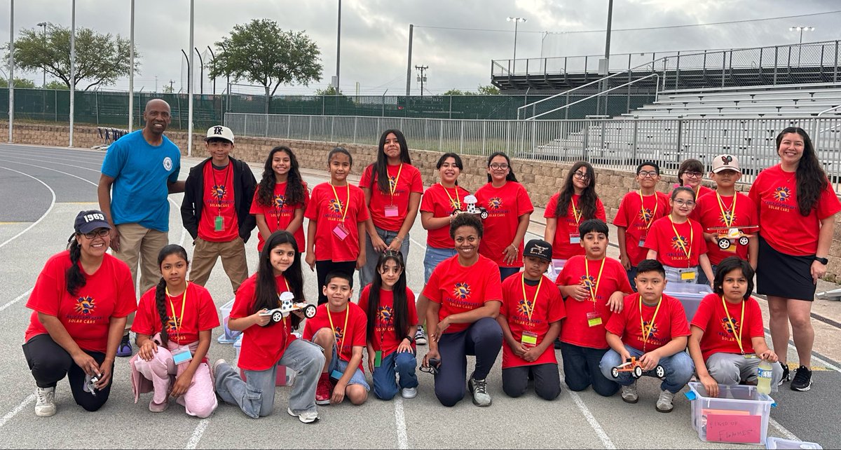 Isabel_Anaya1's tweet photo. Let’s go Cable Solar Cars ☀️🌥️ #NISDSolarCar @bobbyblount22 https://t.co/WcX34CukLH