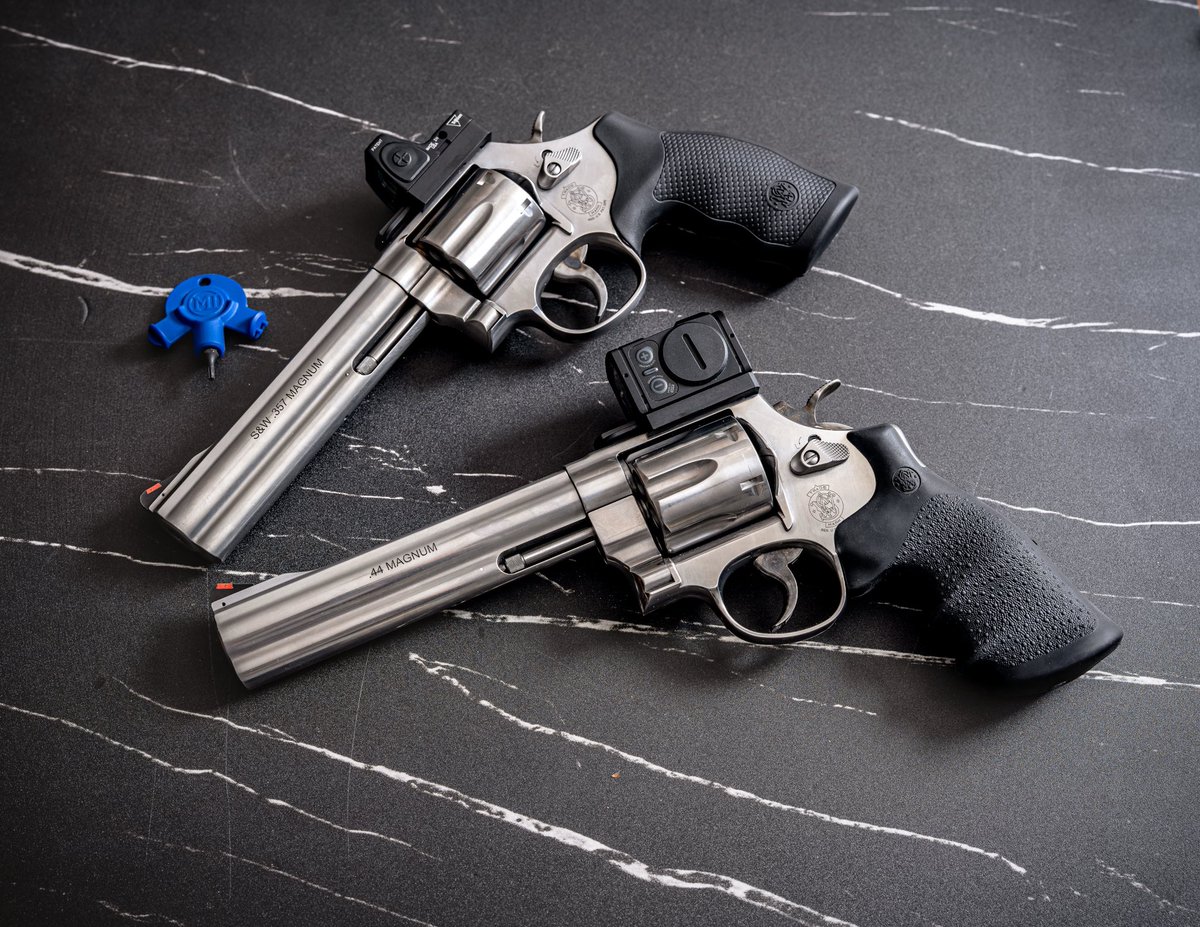 New Product!
Midwest Industries is now offering optic mounts for your @smithandwessoninc revolvers!
Designed for the RMR and ACRO footprint.

📸- <a href="/MyPointofPew/">Andy</a>