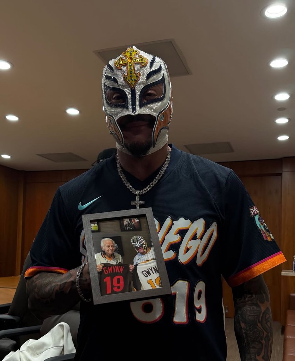 WrestlingWorldCC tweet media