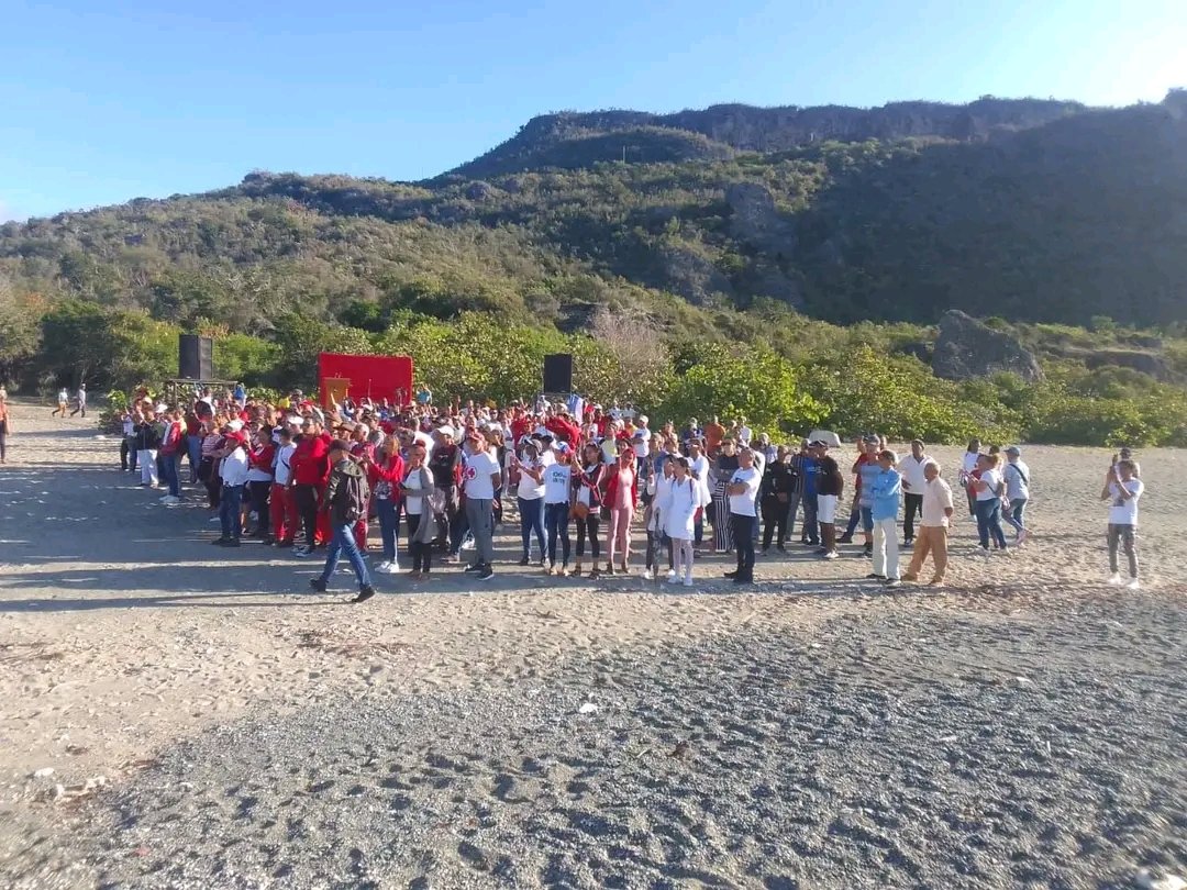 IgmaraR's tweet photo. #Guantánamo rememora el  11/4, Acto por el Aniversario 131 del Desembarco de Marti, Gómez y otros patriotas por Playitas de Cajobabo, encabezado por el Primer Secretario del PCC Yoel Pérez García @Colina_CTCuba @yoeaberob1 @Cuba_CTC
 #TenemosMemoria 
#UnidosXCuba #MartíVive https://t.co/FKC3maN5Gk