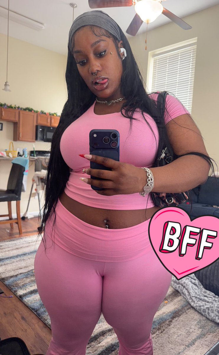 Starfire🩷 tweet media