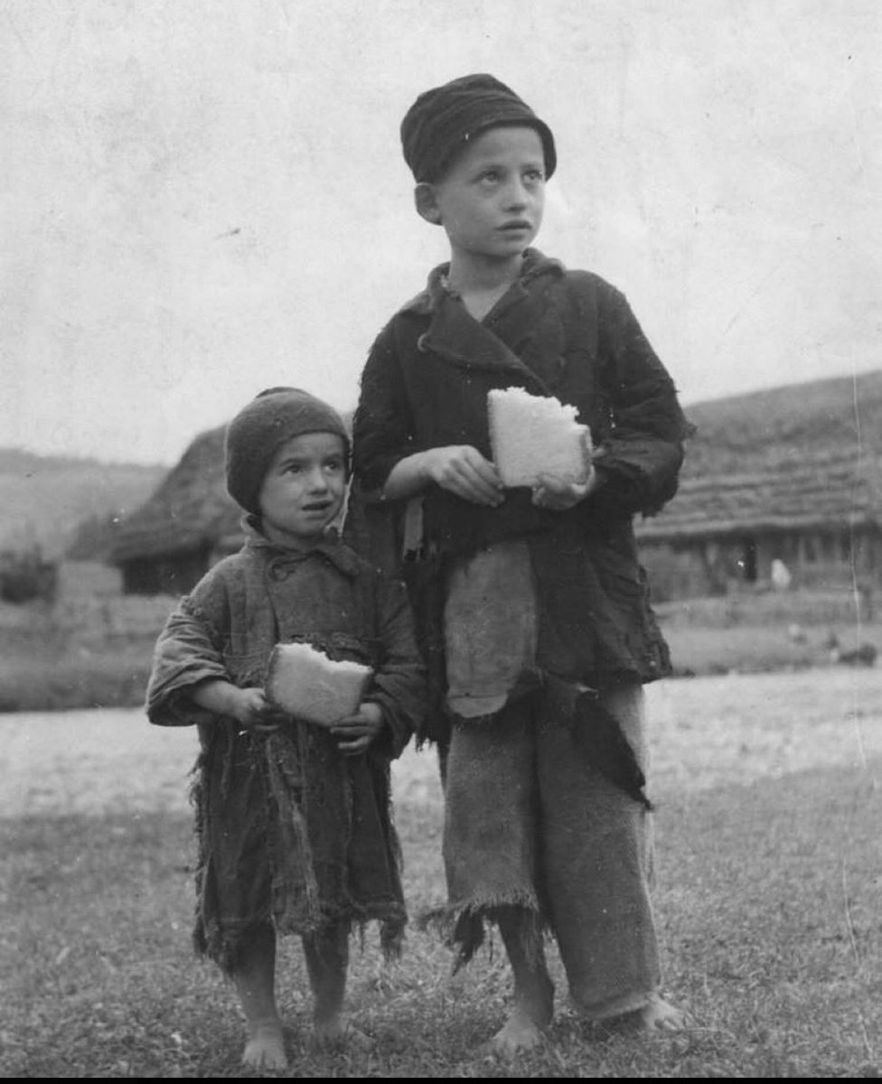 dom sztuki ludowej tweet media