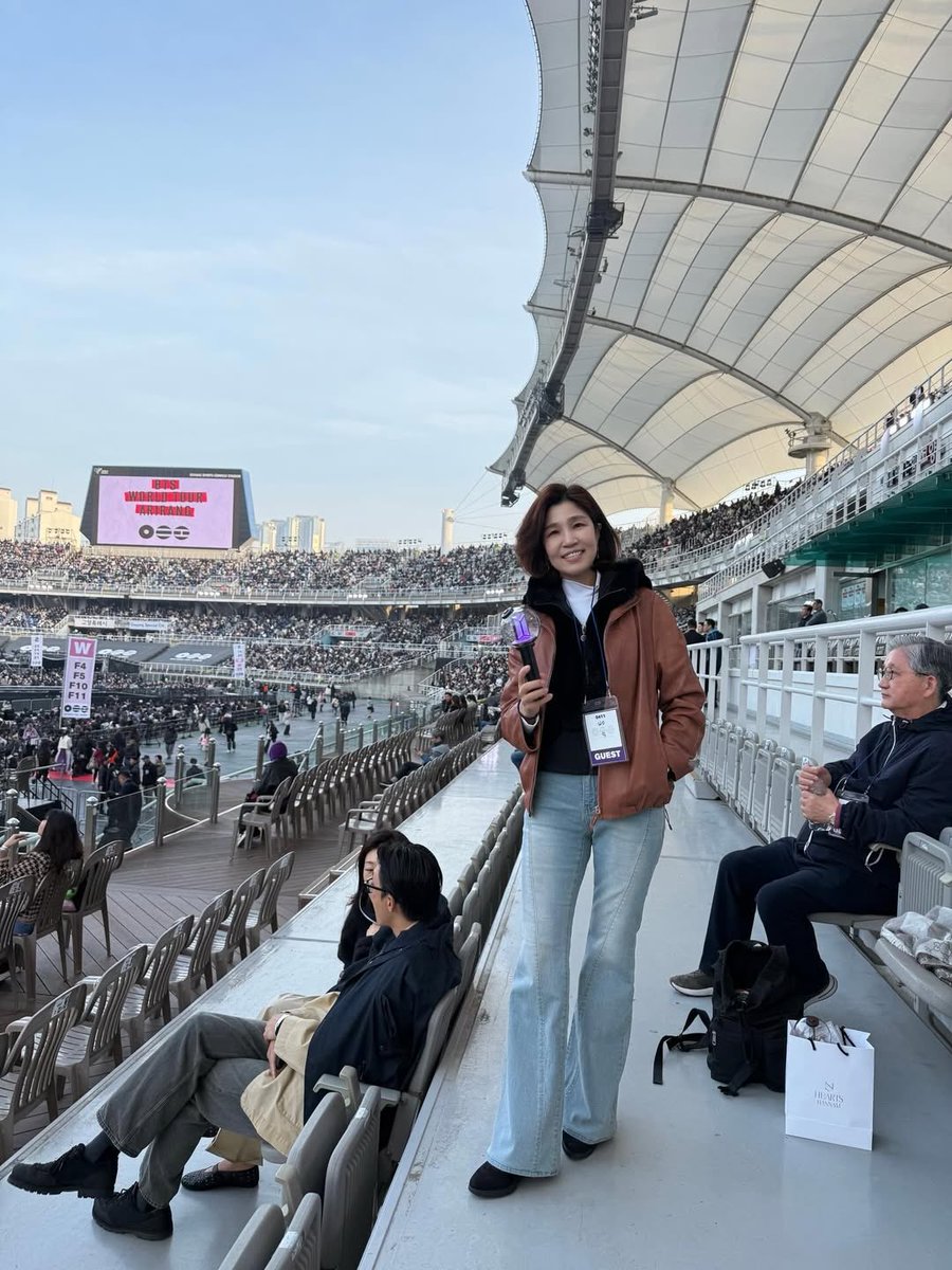 Update SUGA tweet media