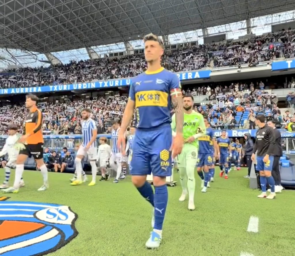 Si el Deportivo Alavés estará en Primera la próxima temporada y ha sacado un punto de Anoeta, la razón principal se llama Antonio Blanco.

En el peor momento del partido, se echó el equipo a la espalda tanto en lo defensivo como con balón. El grito del final... PIEL DE GALLINA.