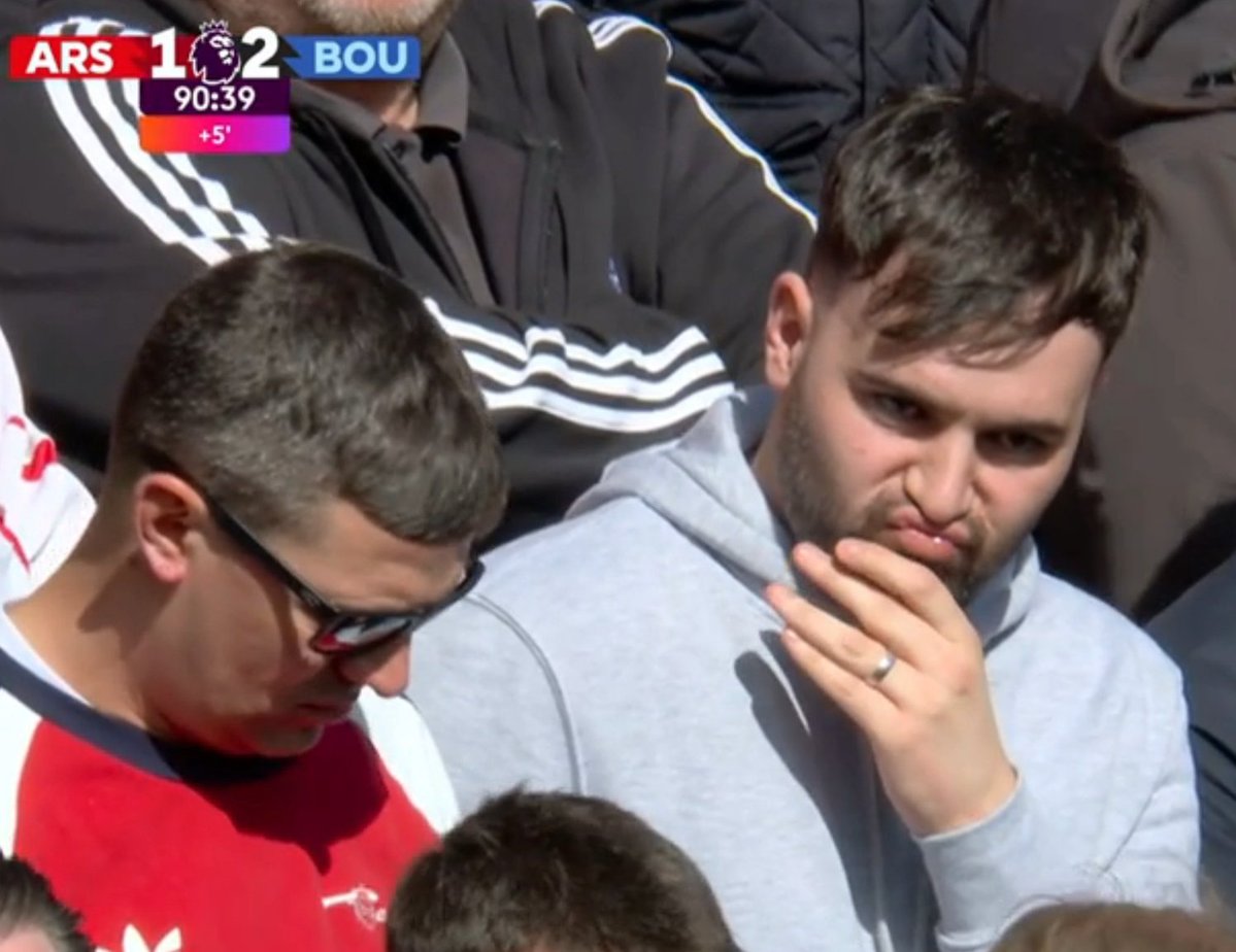 Bro already made at his father for making him an Arsenal fan from birth😭😂