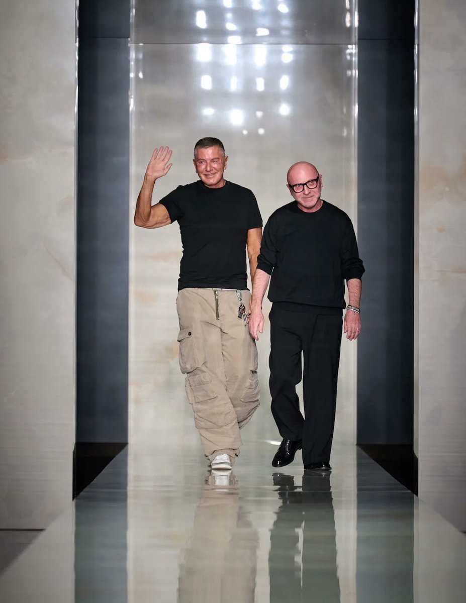 الكون tweet media