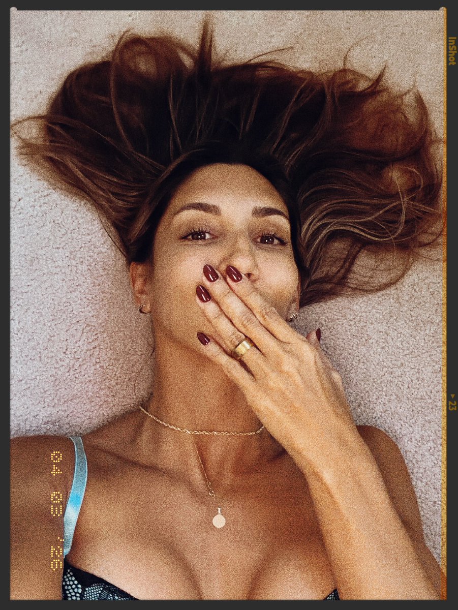 littlefitdevil's tweet image. I found the best selfie angle 🥰
#selfieday #realtalk #playfulvibes #selfies #selfie