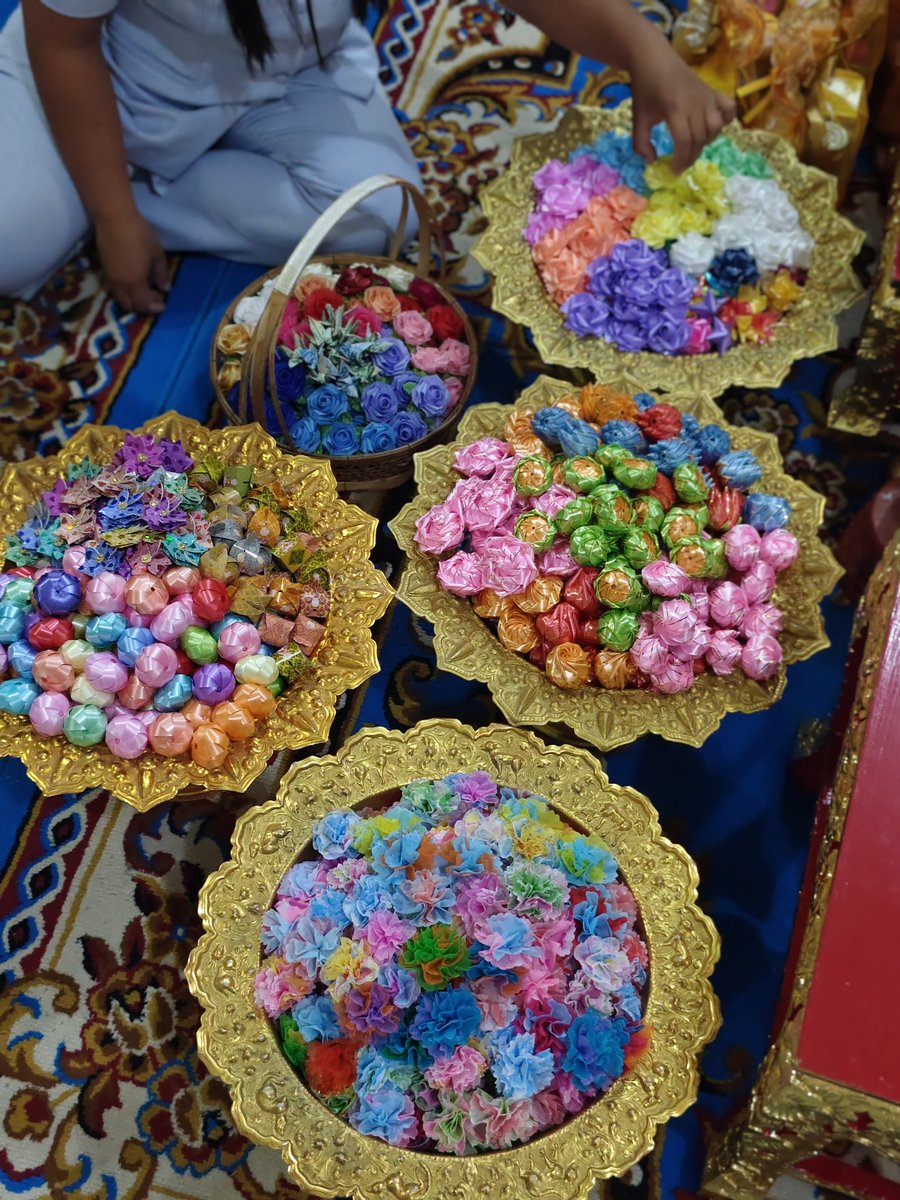 ความสุขของฉันพรุ่งนร้ก็จะเป็นแม่พระแล้ววันนี้เป็นแม่นาคไปก่อนนะ