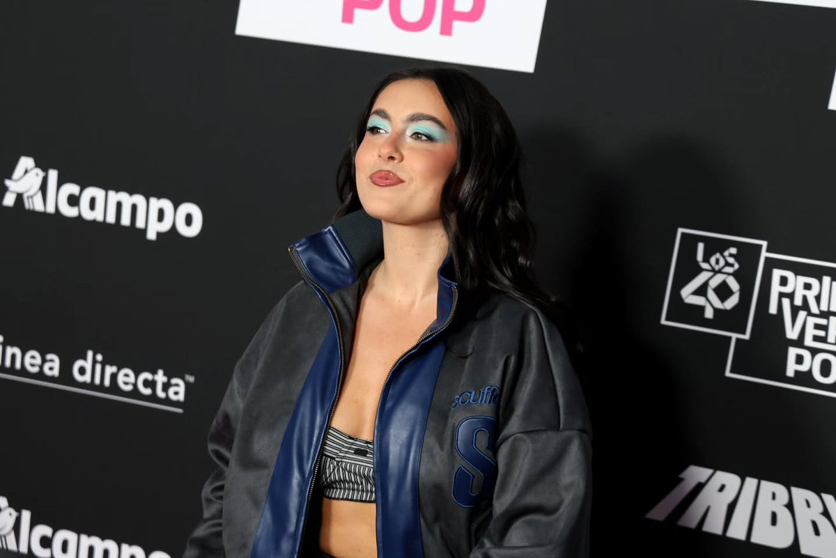 chiaranewss's tweet photo. 📷 | «@chiaraoliver ayer en el photocall de @los40spain Primavera Pop
🫡
#chiaraoliver #co1 #nofuereal #los40 #primaverapop» (2)
📸: @/rockyhorrorgraphicshow en instagram
🔗: https://t.co/7DueHtiGSY https://t.co/XmxQNEi1Uk