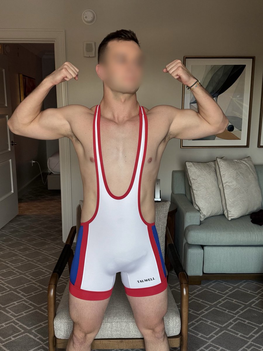 DylanWoodz's tweet image. One of my followers got me this from my wishlist and wanted me to try it on at his hotel 🤼 #skinsuit #cyclist #cycling #gay #tight #lycra #gaycyclist #gaycycling #outdoors #bulge #gaywrestle #gaywrestling #gaysinglet #gaycock #gaybulge