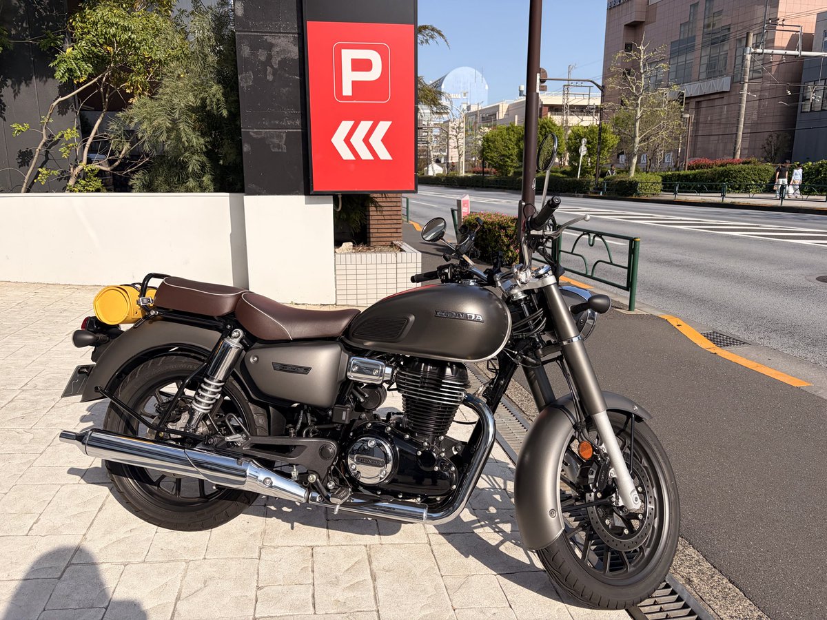 ssatomotor's tweet photo. 1000Km超えたのでフィルターandオイル交換
去年のモタサイで出会ったAMBOOTのバックも一年越しで注文and取り付け！
可愛すぎる♡
#GB350 
#GB350C
#HONDA
#AMBOOT
#バイク乗りと繋がりだたい
#バイク好きと繋がりたい https://t.co/NzPHhYvglO