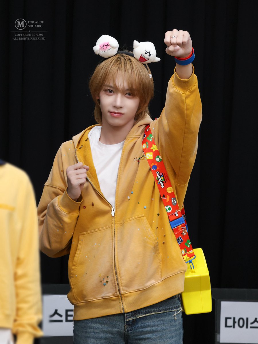07ZS02's tweet photo. 260411ᢉ𐭩 ᩚ팬싸

🌎⭐️❤️

#AHOF #아홉 
#SHUAIBO #장슈아이보 #张帅博 https://t.co/14IKPv3ANf