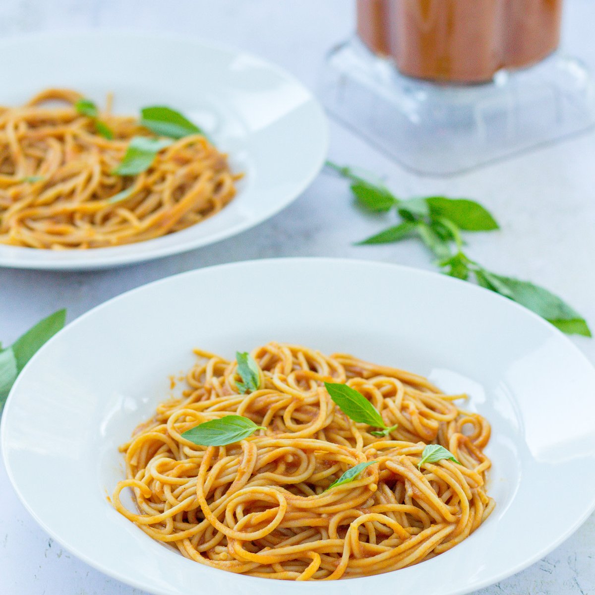 easypeasyfoodie's tweet image. Perfect for busy weeknights and #fussykids, this super easy Hidden Vegetable Pasta Sauce takes just #15minutes and packs in a whopping 7 different vegetables and absolutely #noaddedsugar =&amp;gt; bit.ly/2PwEjpt

#vegan #vegetarian #glutenfree #dairyfree #lowcalorie #healthy