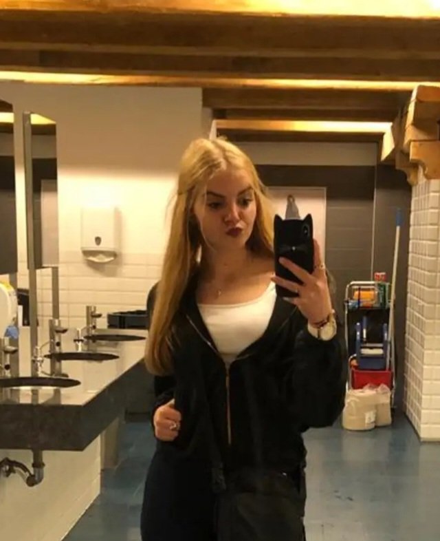 Elika441447's tweet photo. Dej rt🥰
Jsem tu nová, napiš😛 https://t.co/8psaxgkhjU