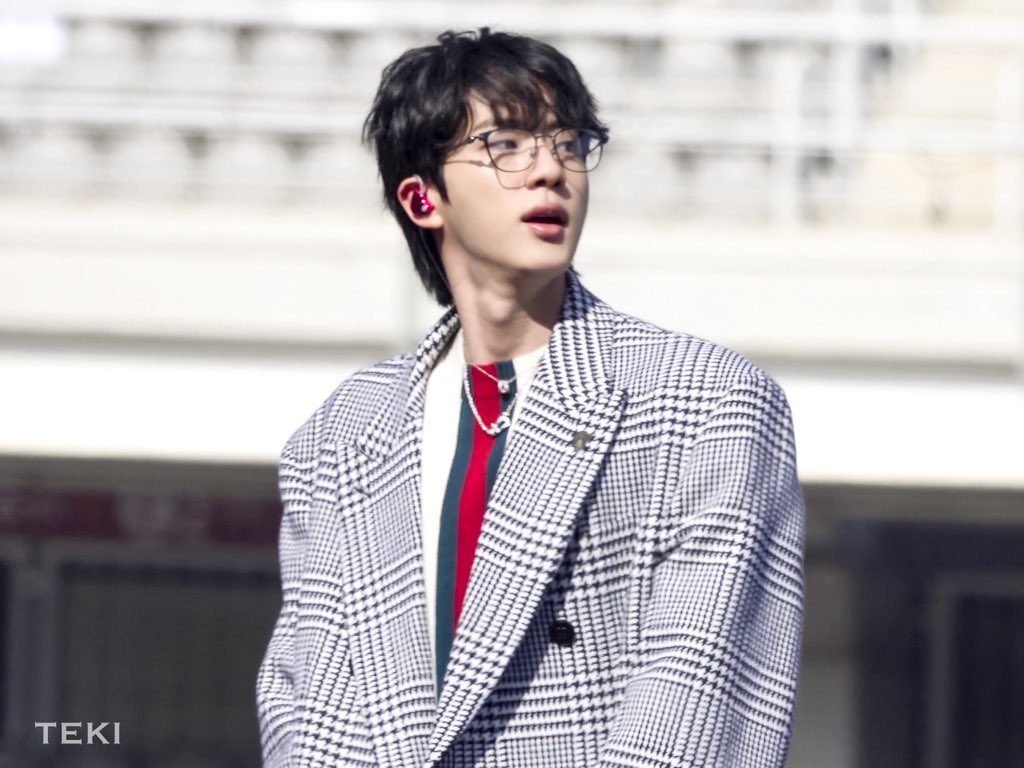 Flor JIN (김석진 솔활 메모리즈 소취) tweet media