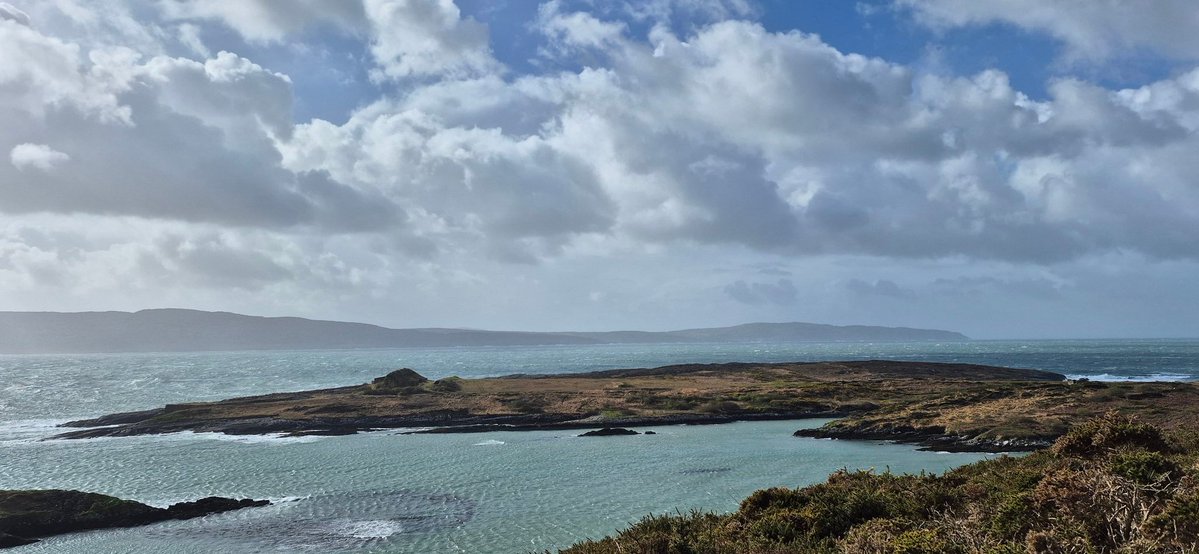 CarolPMurphy's tweet image. A very wild &amp;amp; windy morning for the Bere Island #parkrun #parkwalk. Great to get it done. Thankfully the hailstone showers didn't come 'til afterwards 🥶🤓 #200daysofwalking