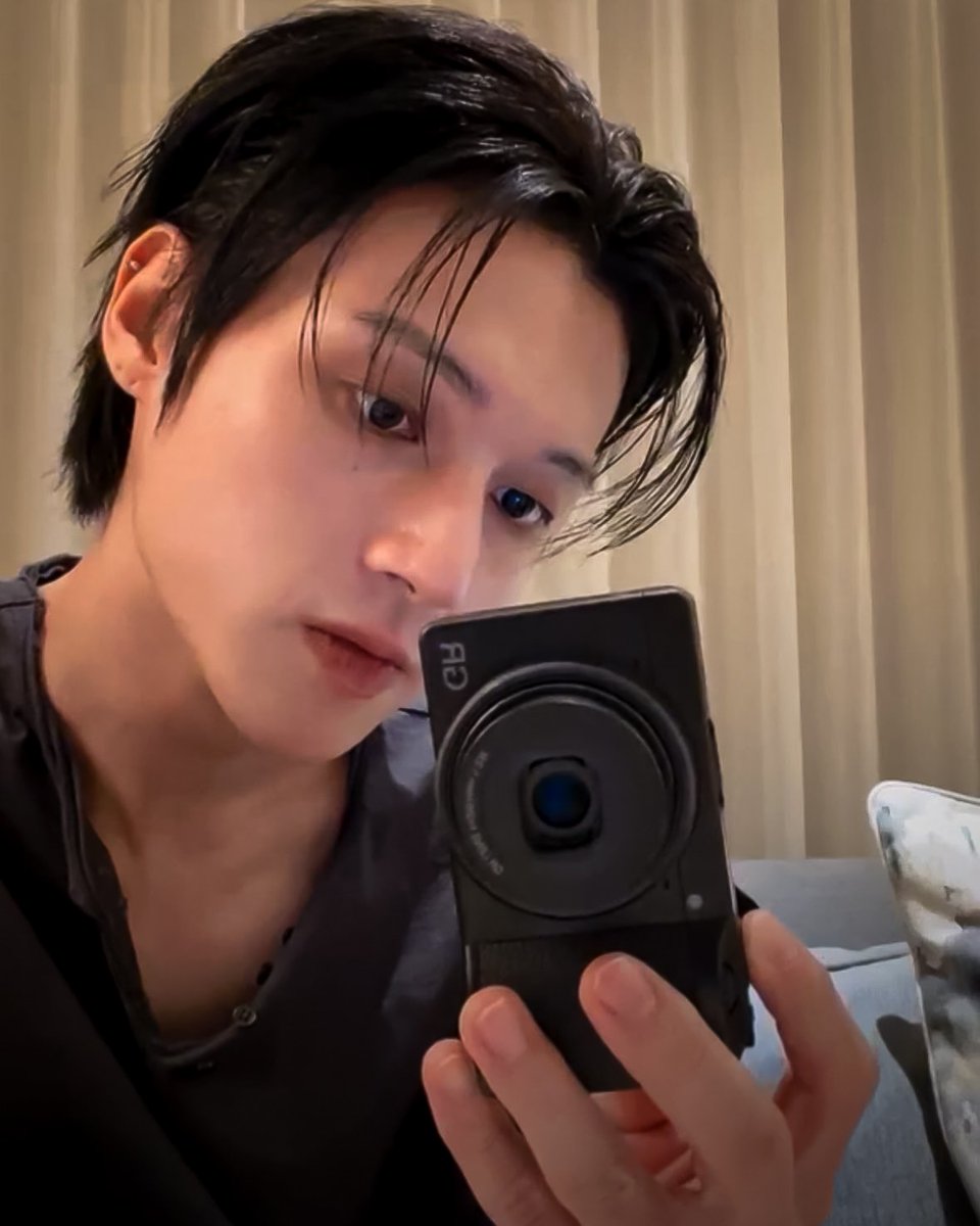 JWY safe place tweet media