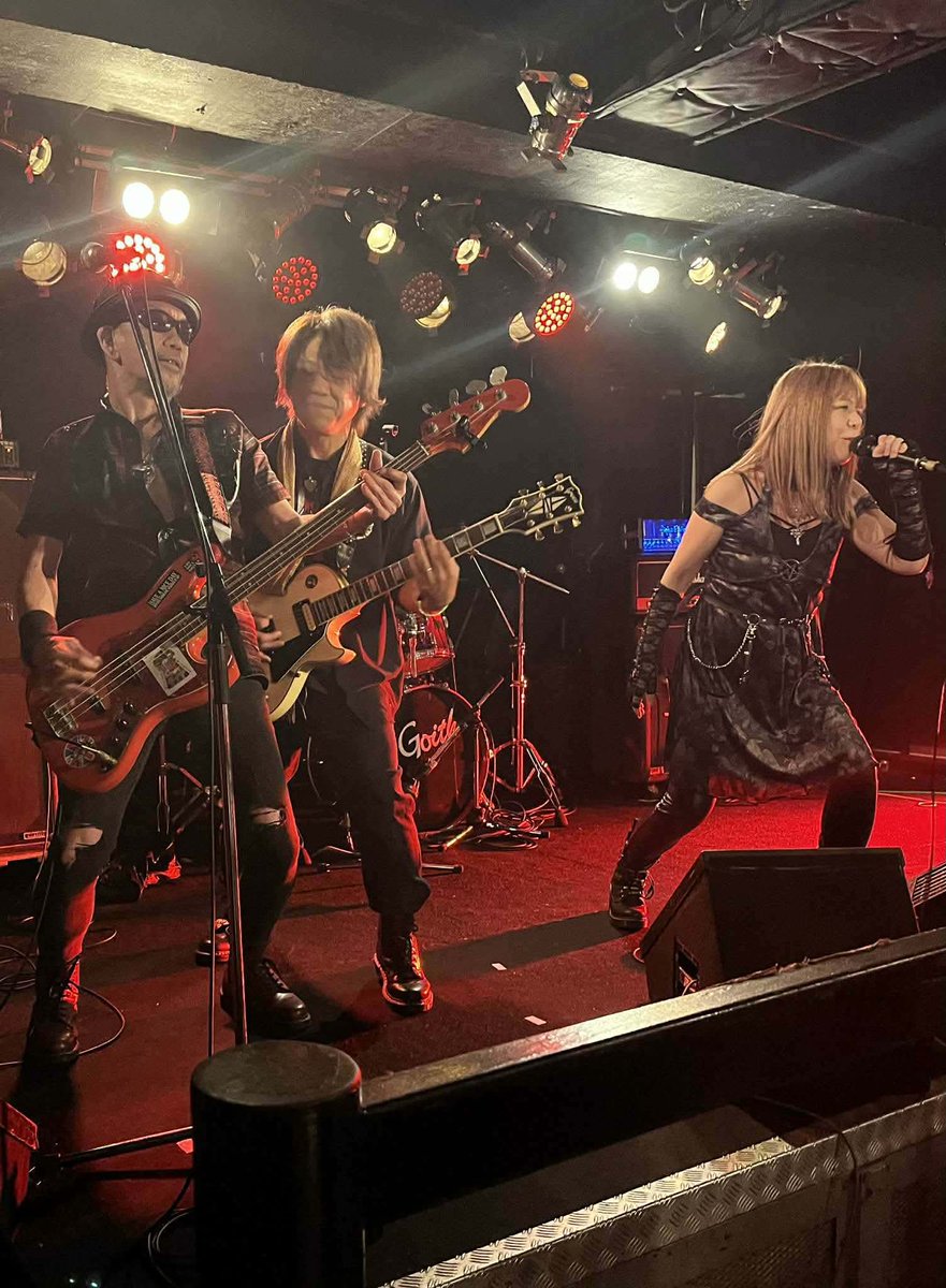TouchYou2023's tweet photo. 本日4/11のTOUCH YOU!ライブ@堺東Goithにお越しいただいた方、遠方で応援いただいた方、対バンのみなさま、ありがとうございました。
また都合が合いましたら、ぜひ遊びに来てくださいませ🙇
#goith 
#touchyou https://t.co/ipFfNan2jX