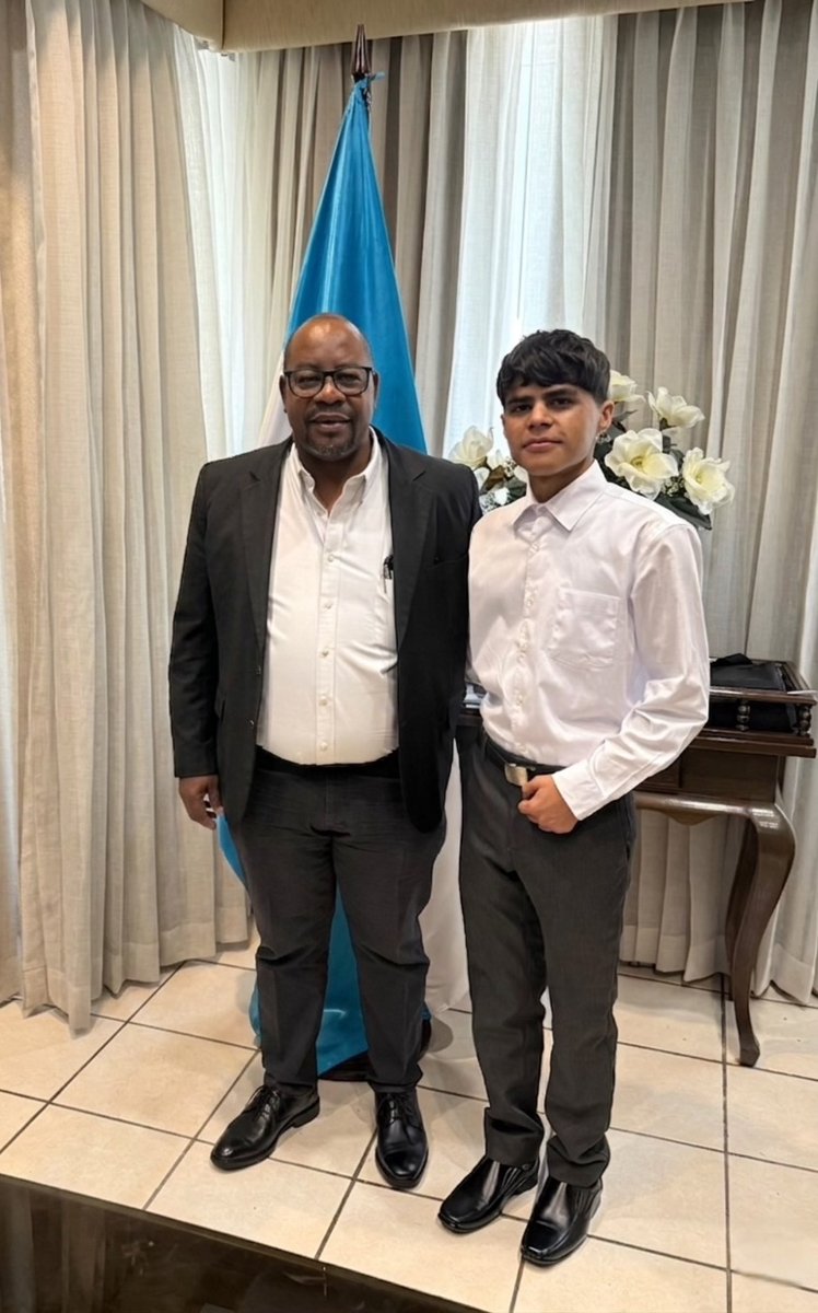 stevenalarcontv's tweet photo. Un momento significativo al compartir con el magistrado Walter Raúl Miranda Sabio, primer magistrado de origen garífuna en la historia de la Corte Suprema de Justicia de Honduras. 🇭🇳 https://t.co/y5DnB7F4YJ