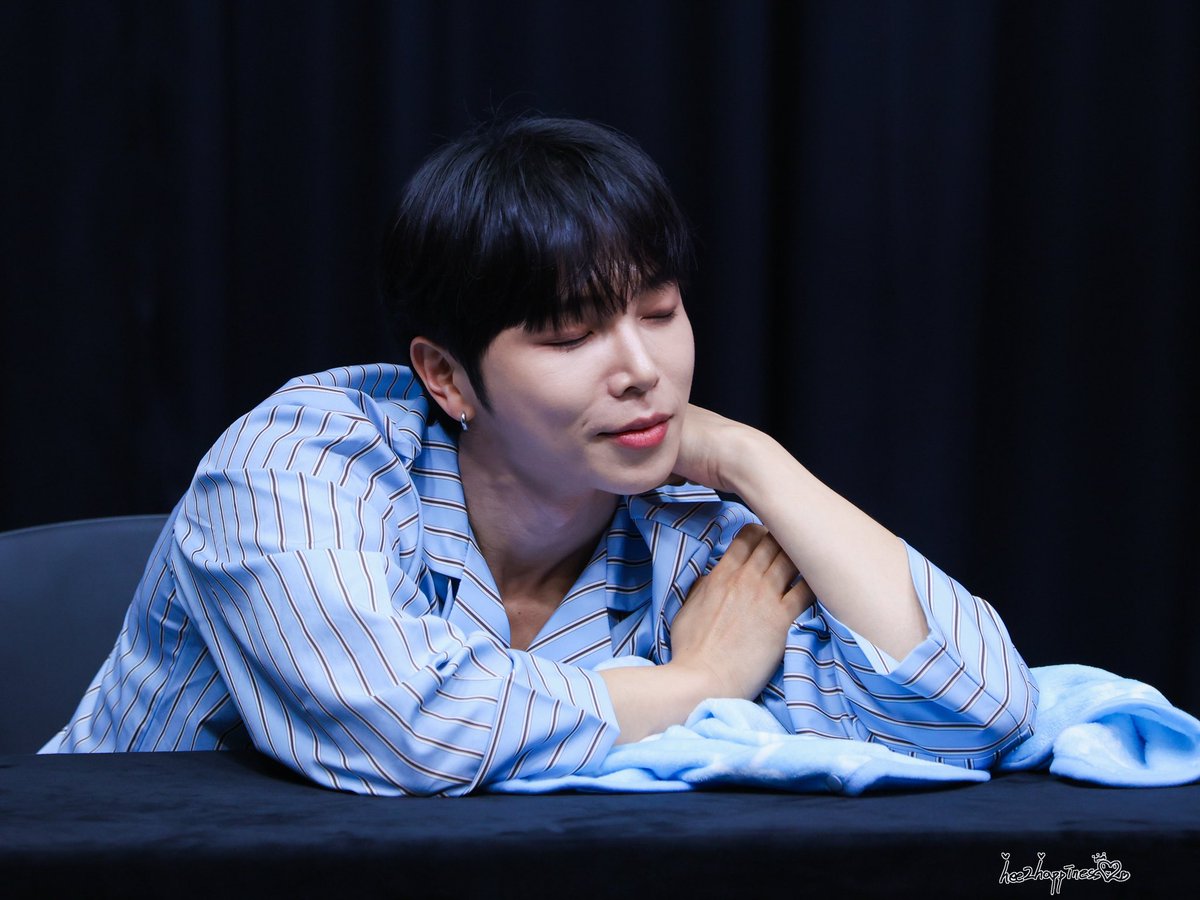 Hee2happiness's tweet photo. 260411 케이팝투게더 팬싸✨

#세븐어스 #SEVENUS #이레 #IREAH https://t.co/Ylfa92JqQU
