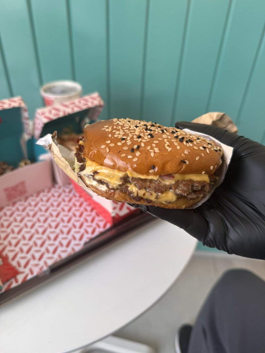 الذّواق tweet media