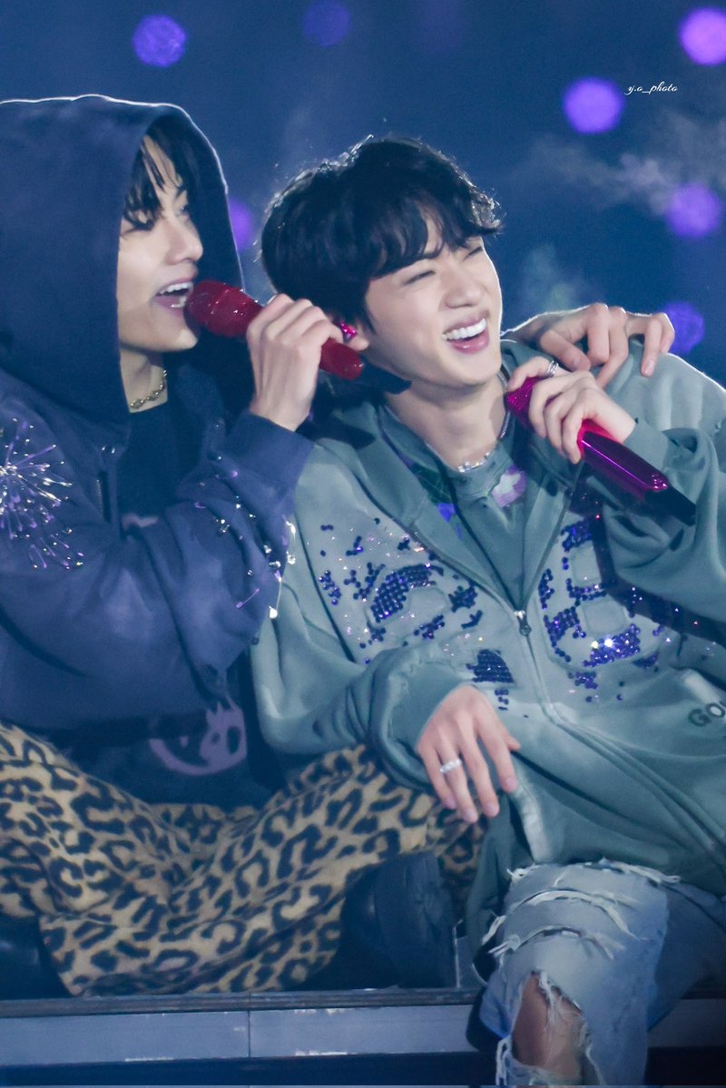 26.4.11 GOYANG 

#BTSJIN #방탄소년단진 
#석진 #진 #JIN #ジン
#태형 #뷔 #TAEHYUNG #V 
<a href="/BTS_twt/">방탄소년단</a>
#BTS_ARIRANG #BTS_WORLDTOUR_ARIRANG