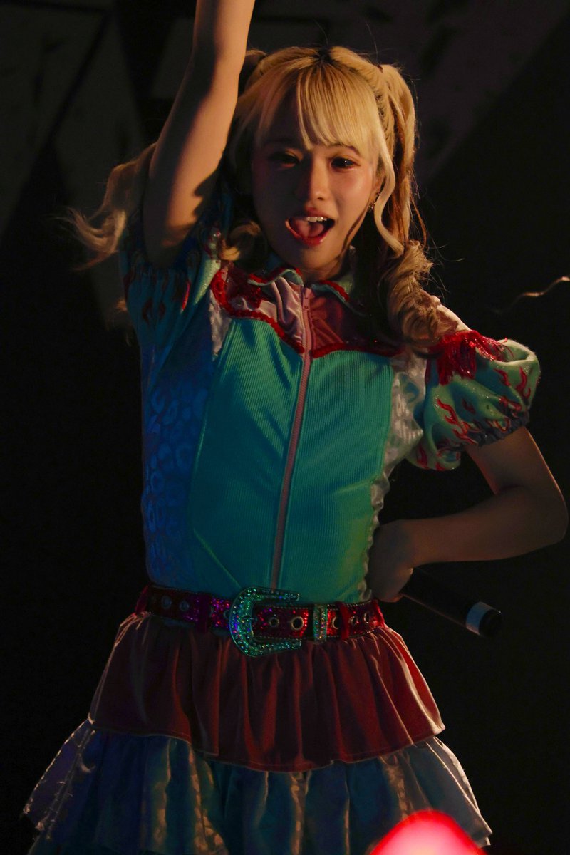 ryu3issei's tweet image. #太陽を超えろSUPERNOVASHTOUR
BIBIちゃまのOJIちゃまが好きそうな写真☺️
表現力高くなって驚いた😳
今日の髪型…ゆるふわツインテール？
可愛かよ🫶

 #PIGGS
 #PIGGS大阪