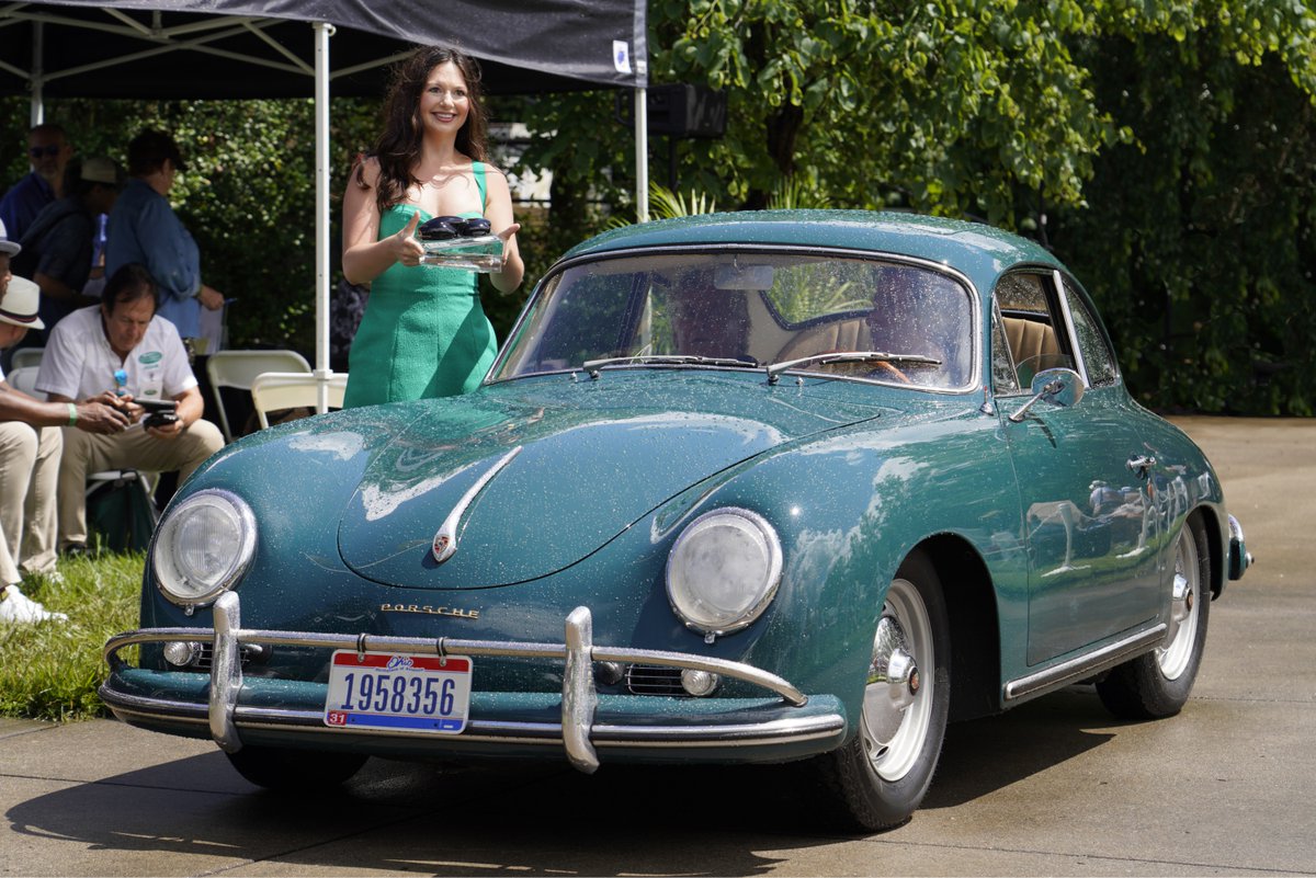 eClassicAutos tweet media