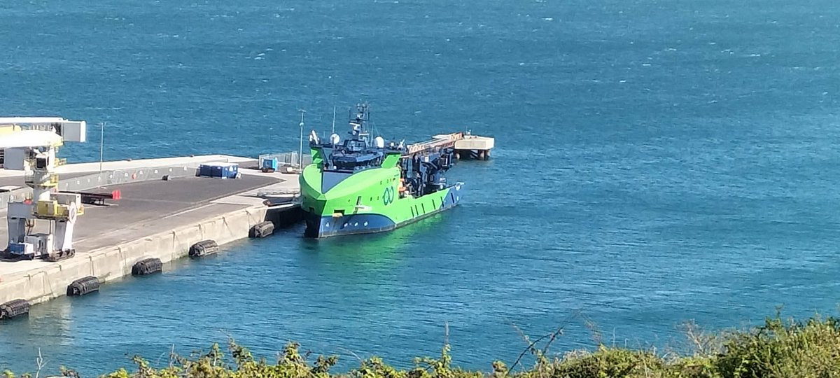 AytonJustyn's tweet photo. 🏭 No Incinerator 🏭 Boycott portland port 🇸🇬 Armada 86 04 🇸🇬 in #Portland on 11/4/26. A Multi purpose offshore vessel. #Weymouth #Dorset #Armada8501 #Multipurposeoffshorevessel #Photography #Shipsphotography #Shipspotting #OceanInfinity #Shiplnpics #Singapore @Ocean__Infinity https://t.co/qy02qwqgio