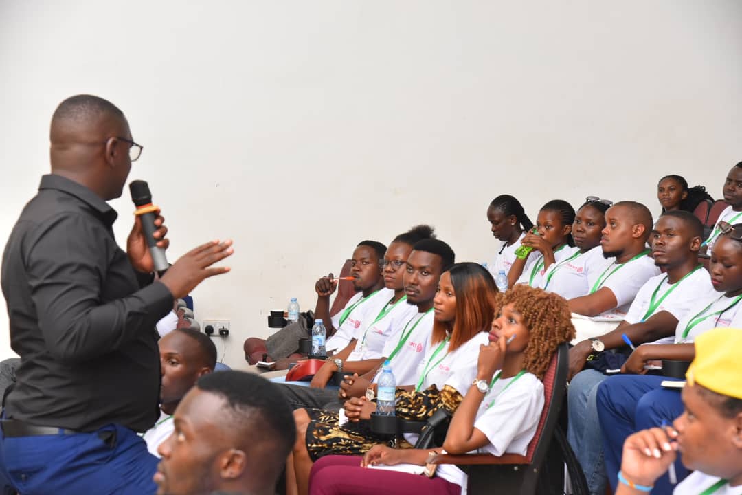 Rotaract District 9214 tweet media