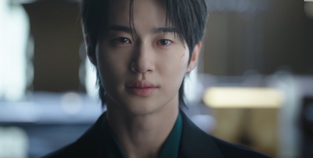 yooneezip's tweet photo. 시험기간이라서 아직 대군부인 시작 안 했는데
난 왜 이쪽이 더 끌릴까...
둘이 왕립학교 다닐 때 서로 좋아하던 사이였지만 
이랑이가 왕비가 되는 삶을 택해서 
미련 왕창 남은 형수×시숙이었으면 좋겠다 https://t.co/U7Pq7tg5UK