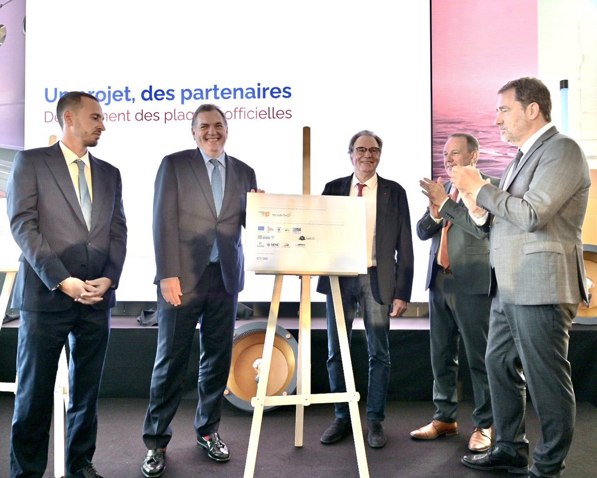 Avec l’inauguration du branchement électrique à quai des navires de croisière, le plan Escales Zéro Fumée franchit une étape décisive, à Marseille !

Nous concilions économie et écologie avec un bénéfice immédiat pour les riverains : moins d’émissions et moins de pollution.