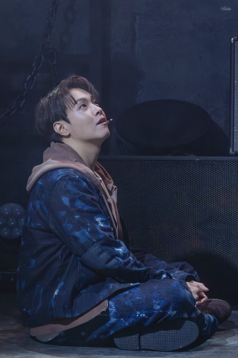 hakunamaming's tweet photo. 260411D 펑크 스페셜 커튼콜
‘인간으로 산다는 건‘

레오 | 황민수 https://t.co/Fz5W9LTu9R