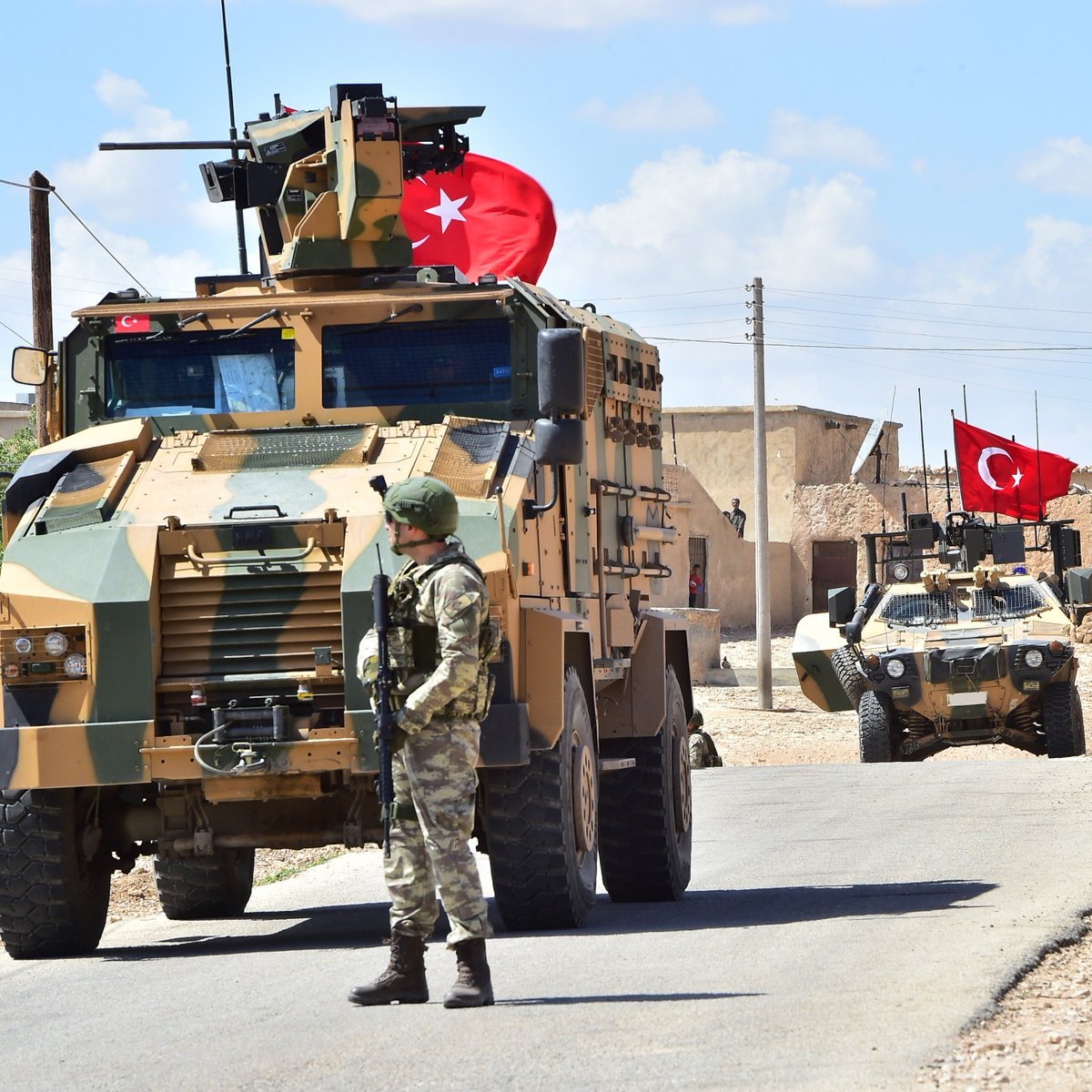 SİYAH SANCAK tweet media