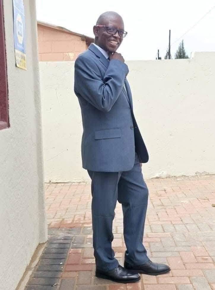 Man’s NOT Barry Roux tweet media