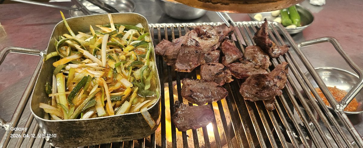 라엘🥰&고개😄 tweet media