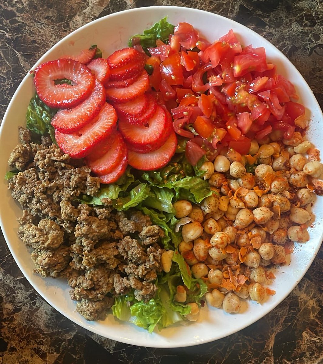 e ꒱ᩙ tweet media