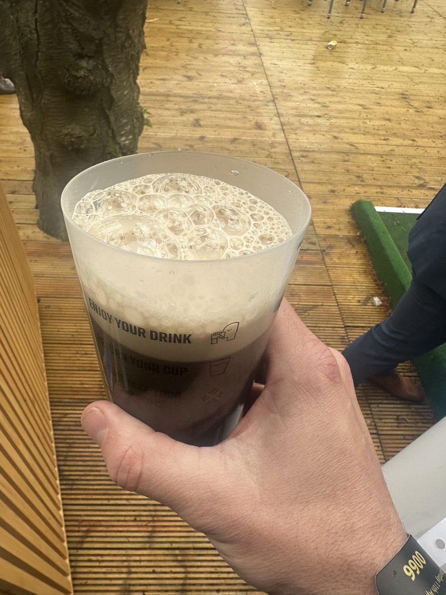 gazsud's tweet photo. £7.60 well spent 🤣
#aintree #grandnational https://t.co/hkQcT1bUPY