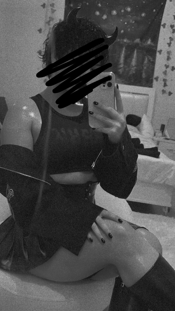 BadBoyMuMu's tweet image. OILED UP GOTH FEMBOY 😧🚨‼️‼️