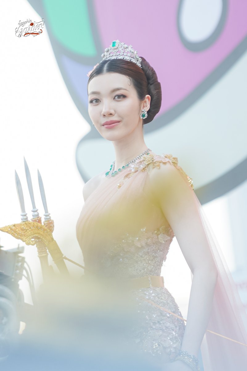 sapphic garden tweet media