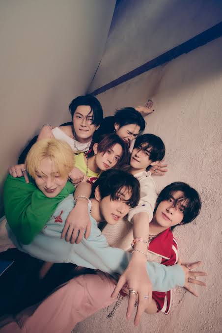 statistics_kpop's tweet photo. ENHYPEN surpassed 7 billion streams across all credits on Spotify, the 3rd fourth-generation K-pop group to reach this milestone.

They are also the 10th K-pop act overall to achieve this milestone. https://t.co/HJveXs5oZB