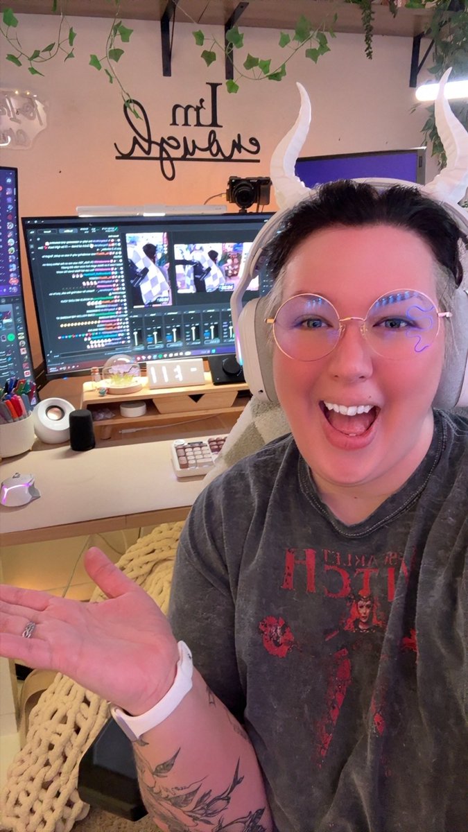 freyaasrae tweet media